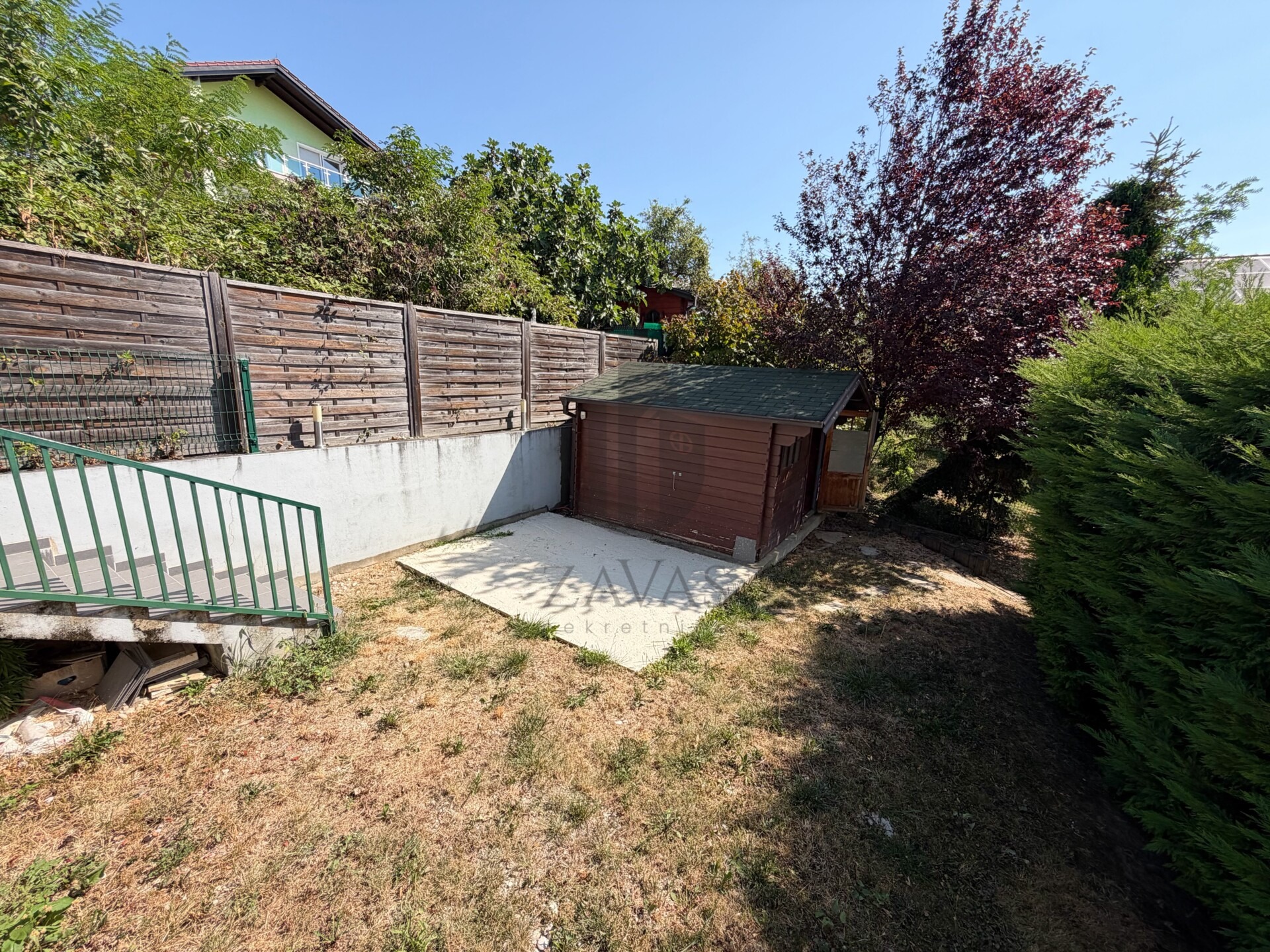 Zagreb, Vrapče: 4-sobni stan 116m2 + dvorište 388m2 + 2 VPM (24)