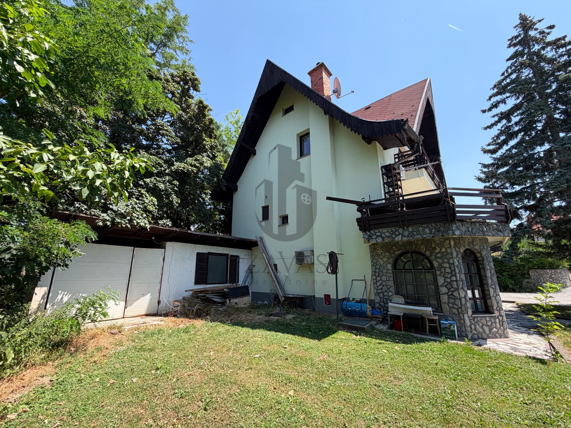 Kuća s 3 stana, Zagreb: Perjavica + parcela 1977m2 (4)