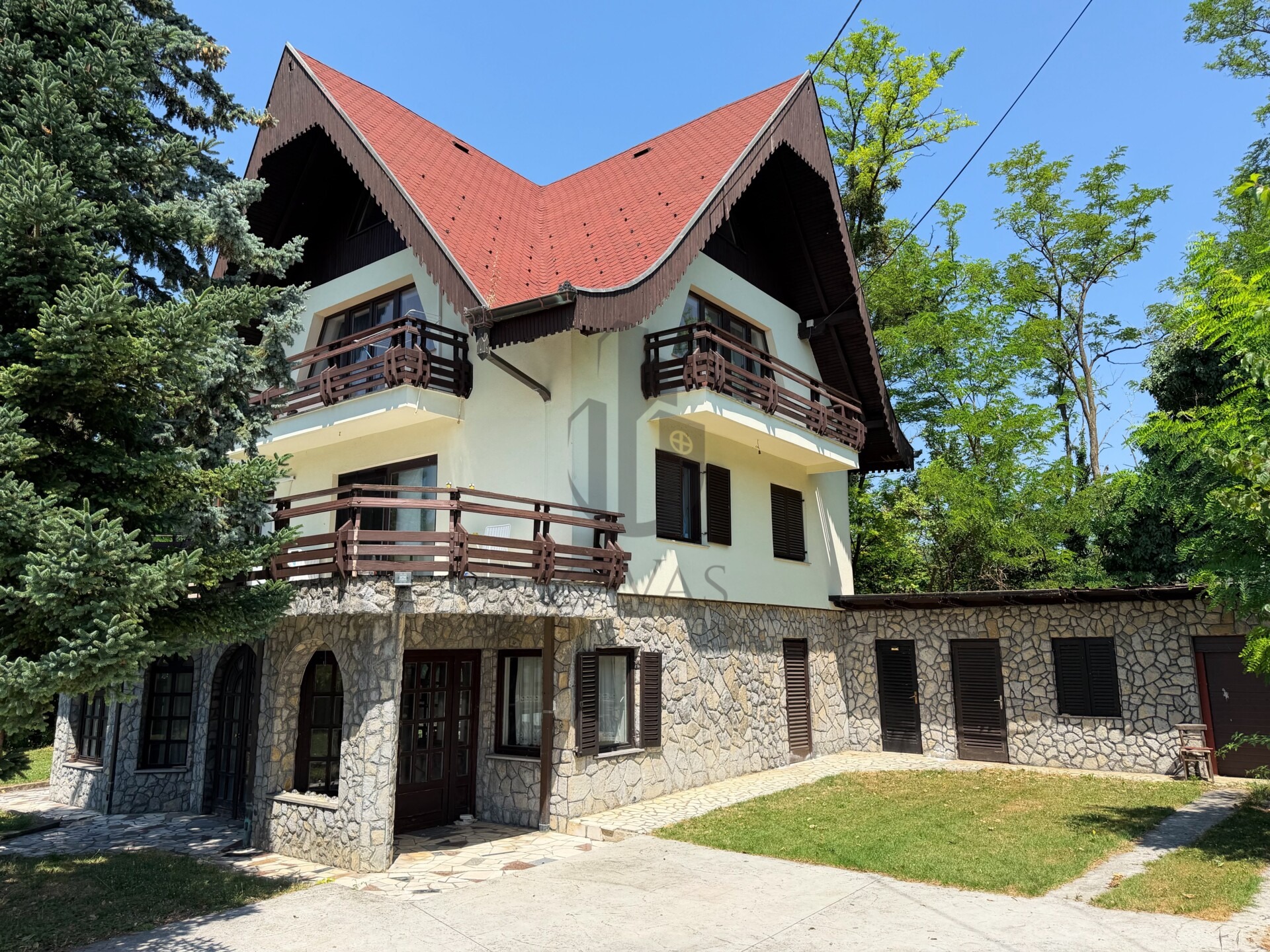Kuća s 3 stana, Zagreb: Perjavica + parcela 1977m2 (3)