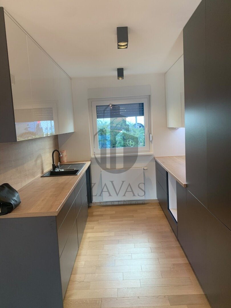 Kuća za najam, Zagreb Šestine: 300 m² + vrt 370 m² + 4 parkirna mjesta (5)