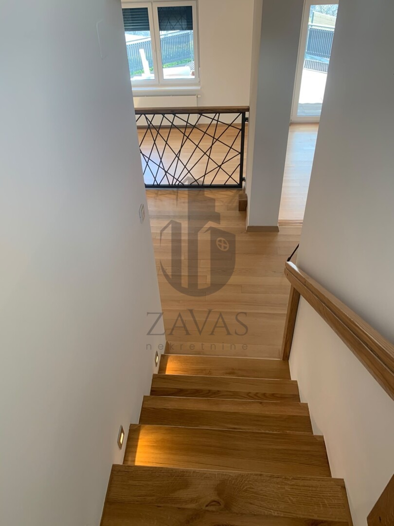 Kuća za najam, Zagreb Šestine: 300 m² + vrt 370 m² + 4 parkirna mjesta (20)