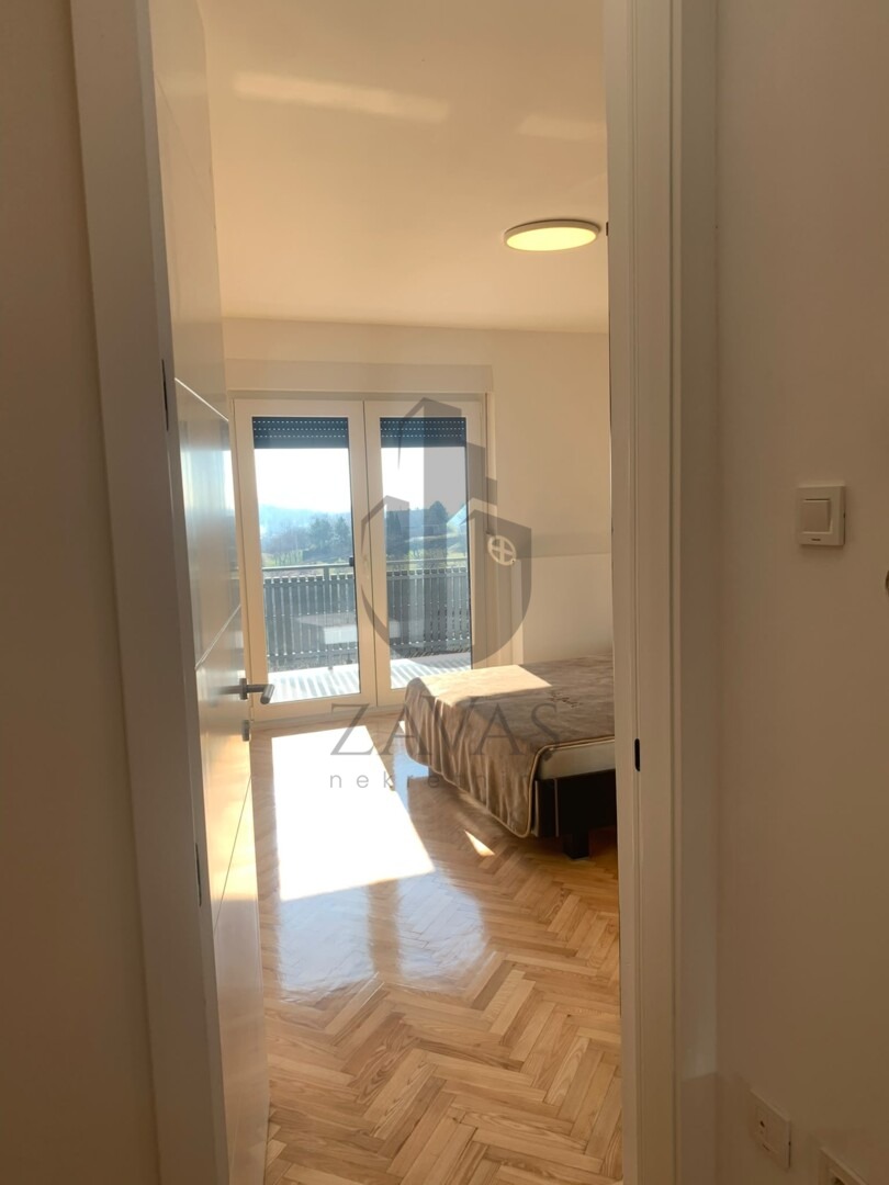 Kuća za najam, Zagreb Šestine: 300 m² + vrt 370 m² + 4 parkirna mjesta (7)