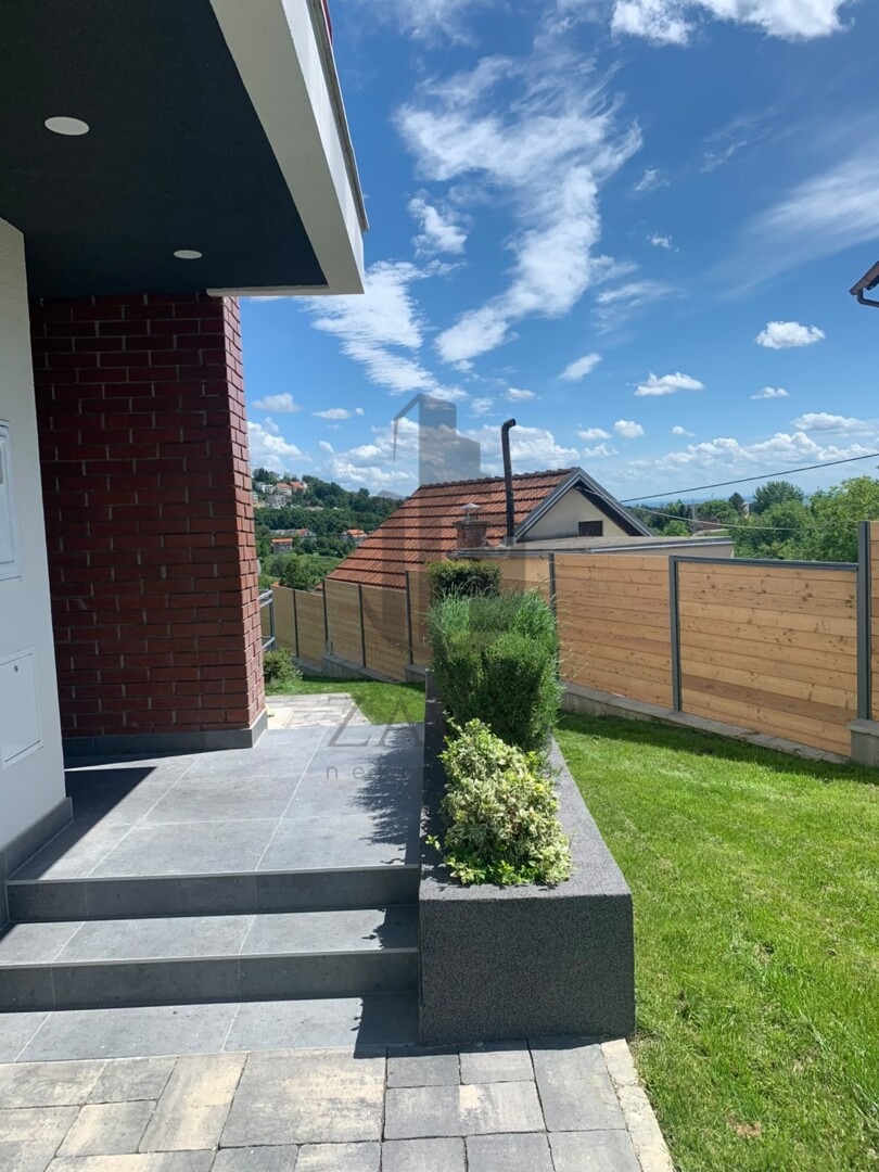Kuća za najam, Zagreb Šestine: 300 m² + vrt 370 m² + 4 parkirna mjesta (15)