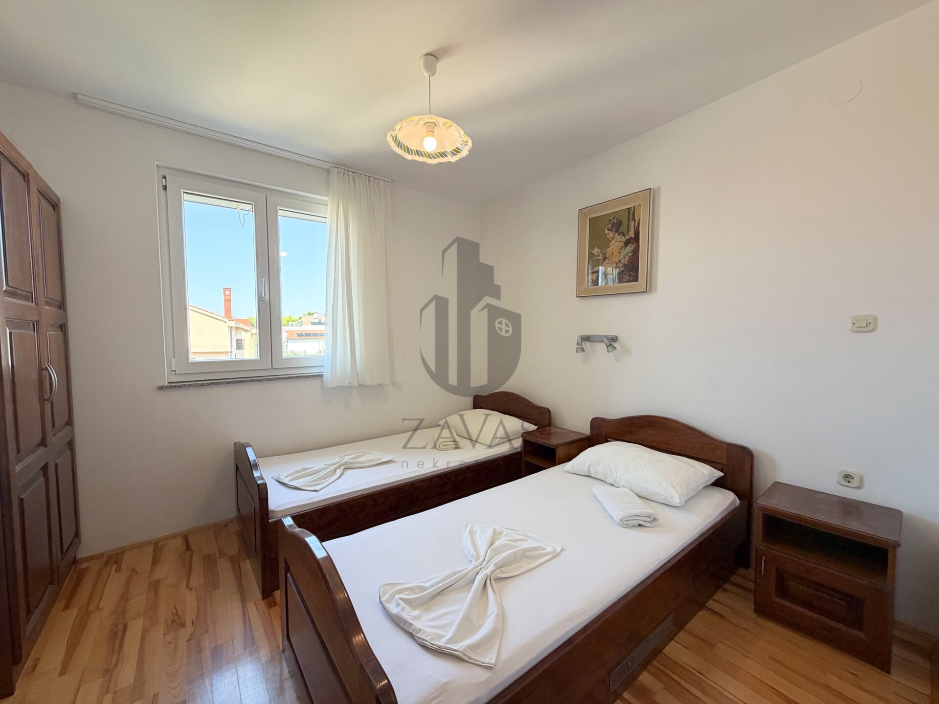 VODICE – PRVI RED DO MORA | 2 KUĆE, 10 APARTMANA + 523m² DVORIŠTA (11)