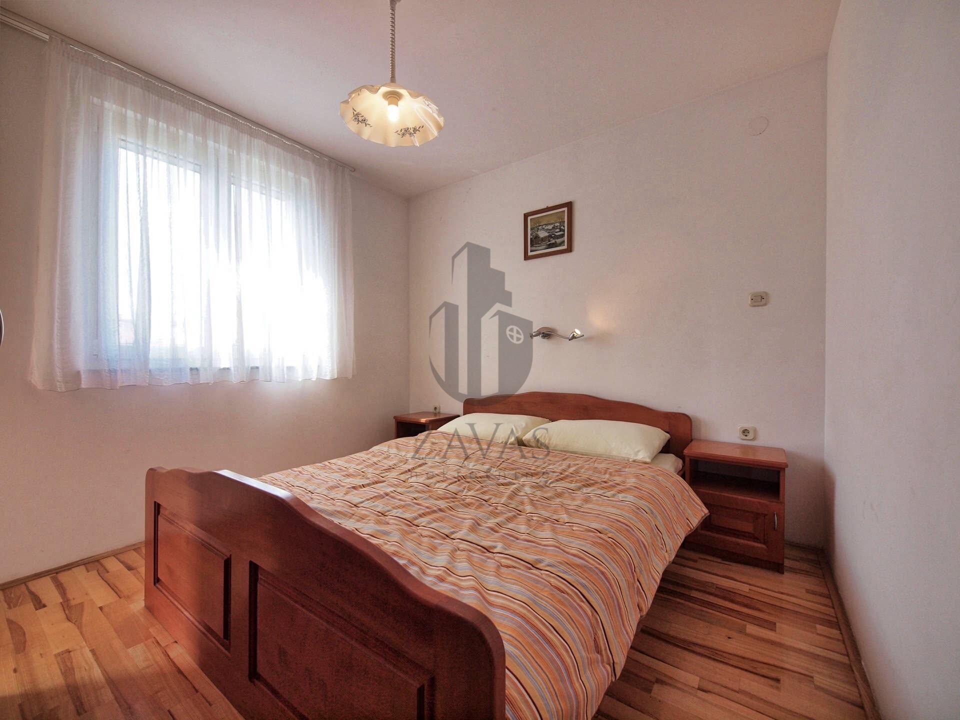 VODICE – PRVI RED DO MORA | 2 KUĆE, 10 APARTMANA + 523m² DVORIŠTA (17)