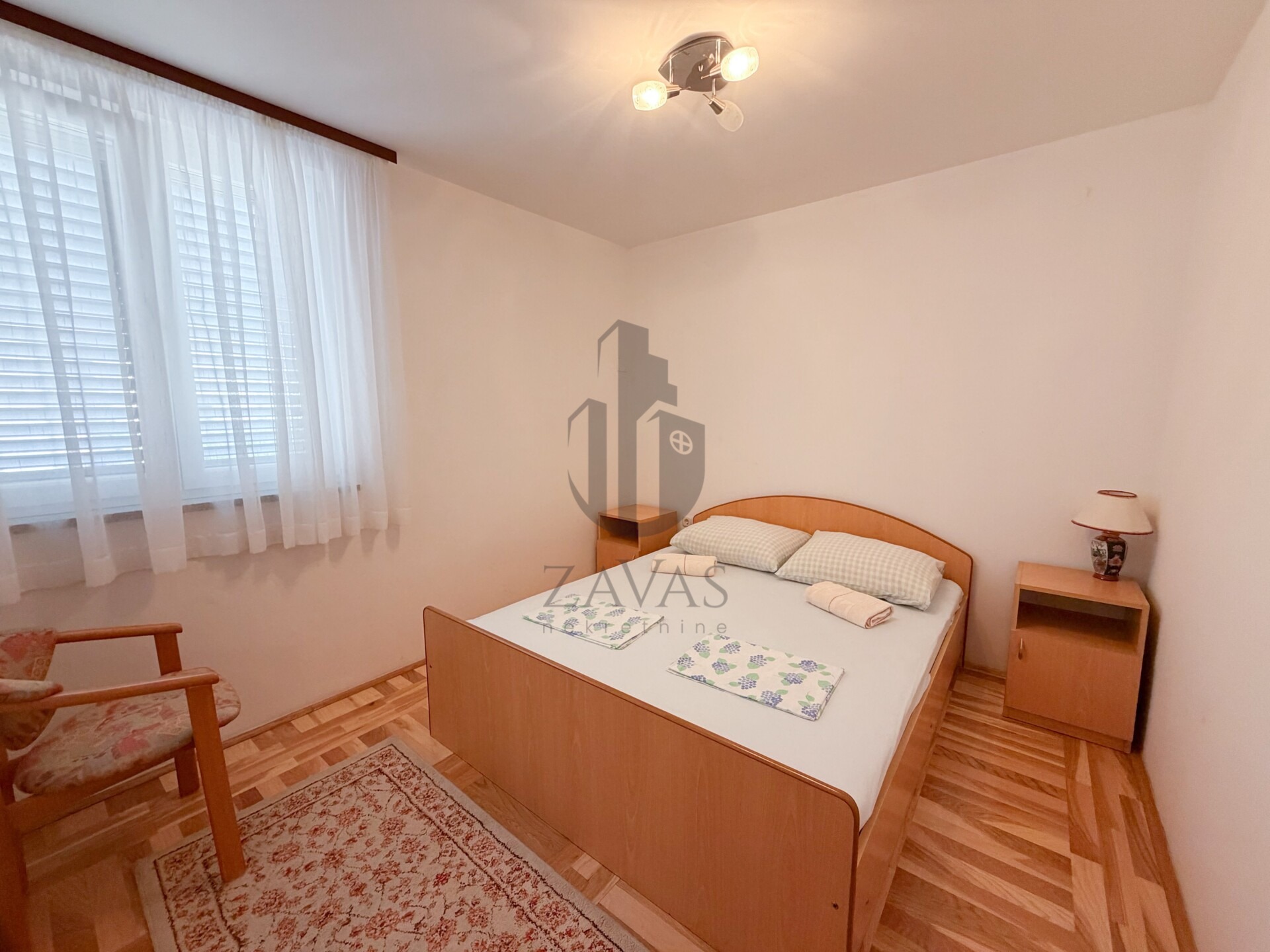 VODICE – PRVI RED DO MORA | 2 KUĆE, 10 APARTMANA + 523m² DVORIŠTA (12)