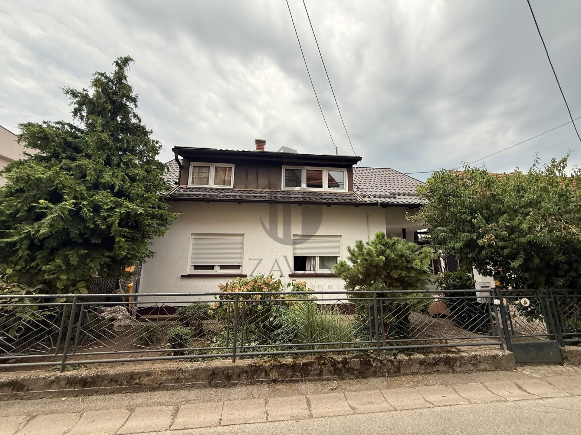 HAUSVERKAUF - MALEŠNICA | 210 m² | ZWEI ETAGEN | GARAGE UND GRUNDSTÜCK (9)