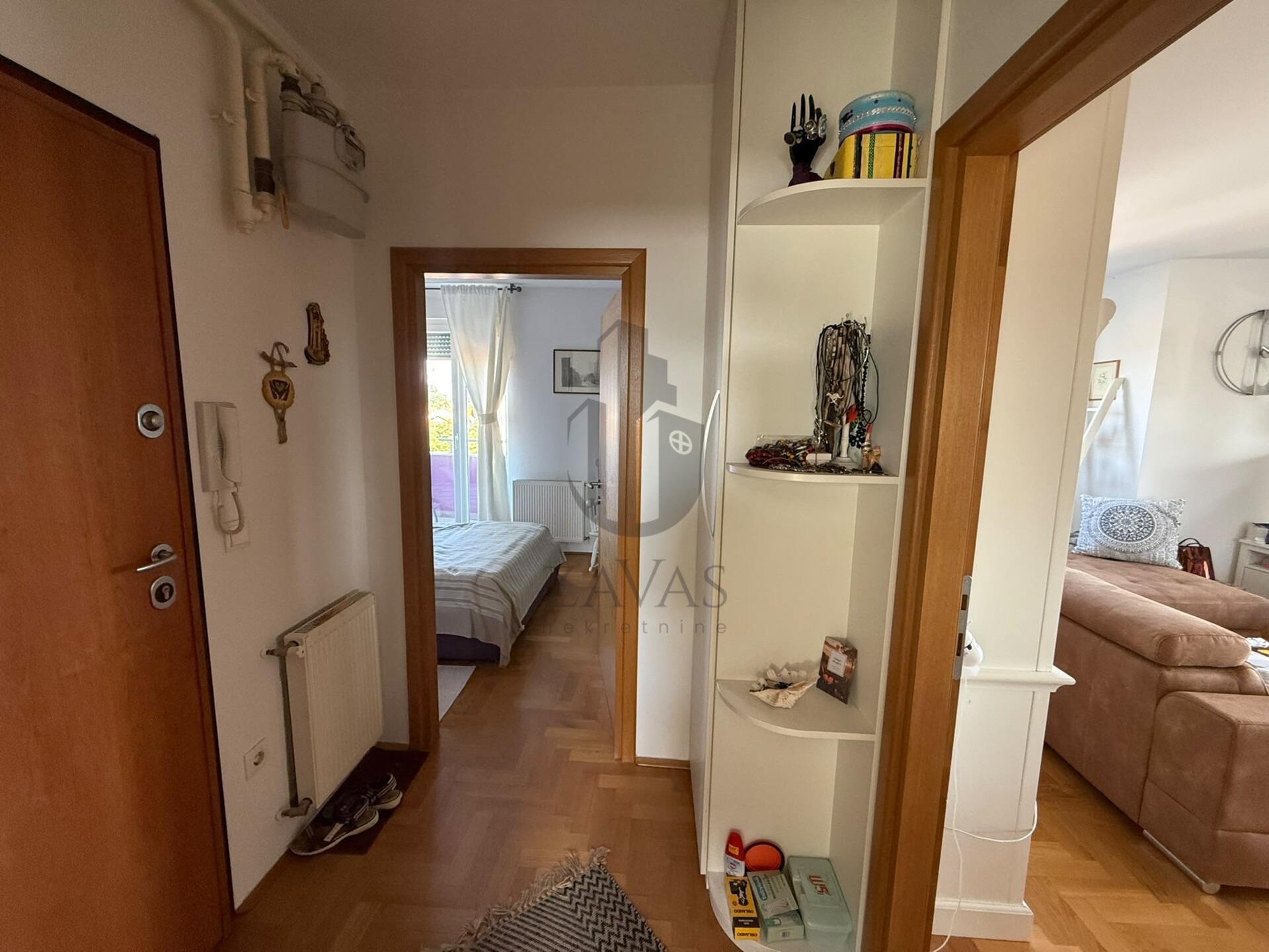 Stan, Podsused (65 m2 s velikom terasom, privatnim vrtom i dva VPM) (10)