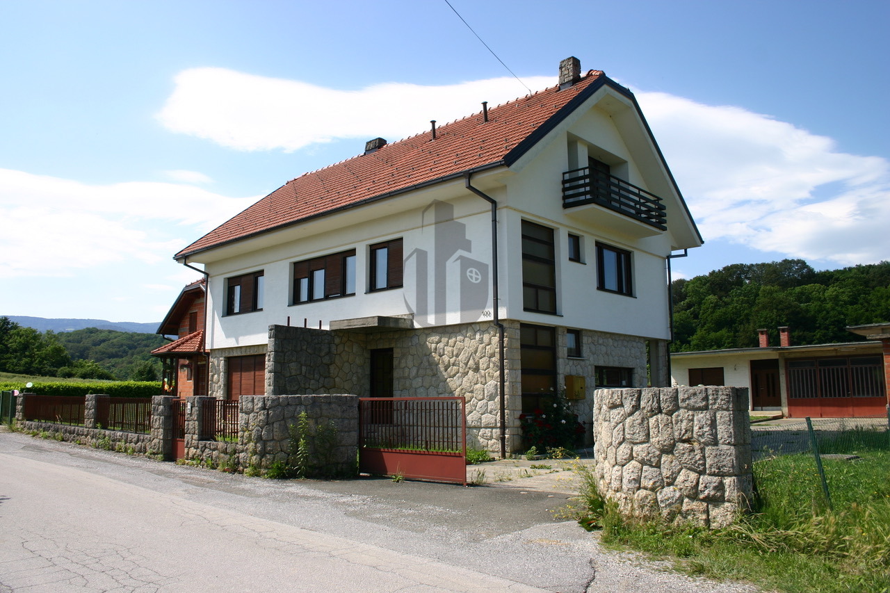 Haus 301 m² + Wirtschaftsgebäude 204 m² — 1 km von Stubičke Toplice und Terme Jezerčice (2)