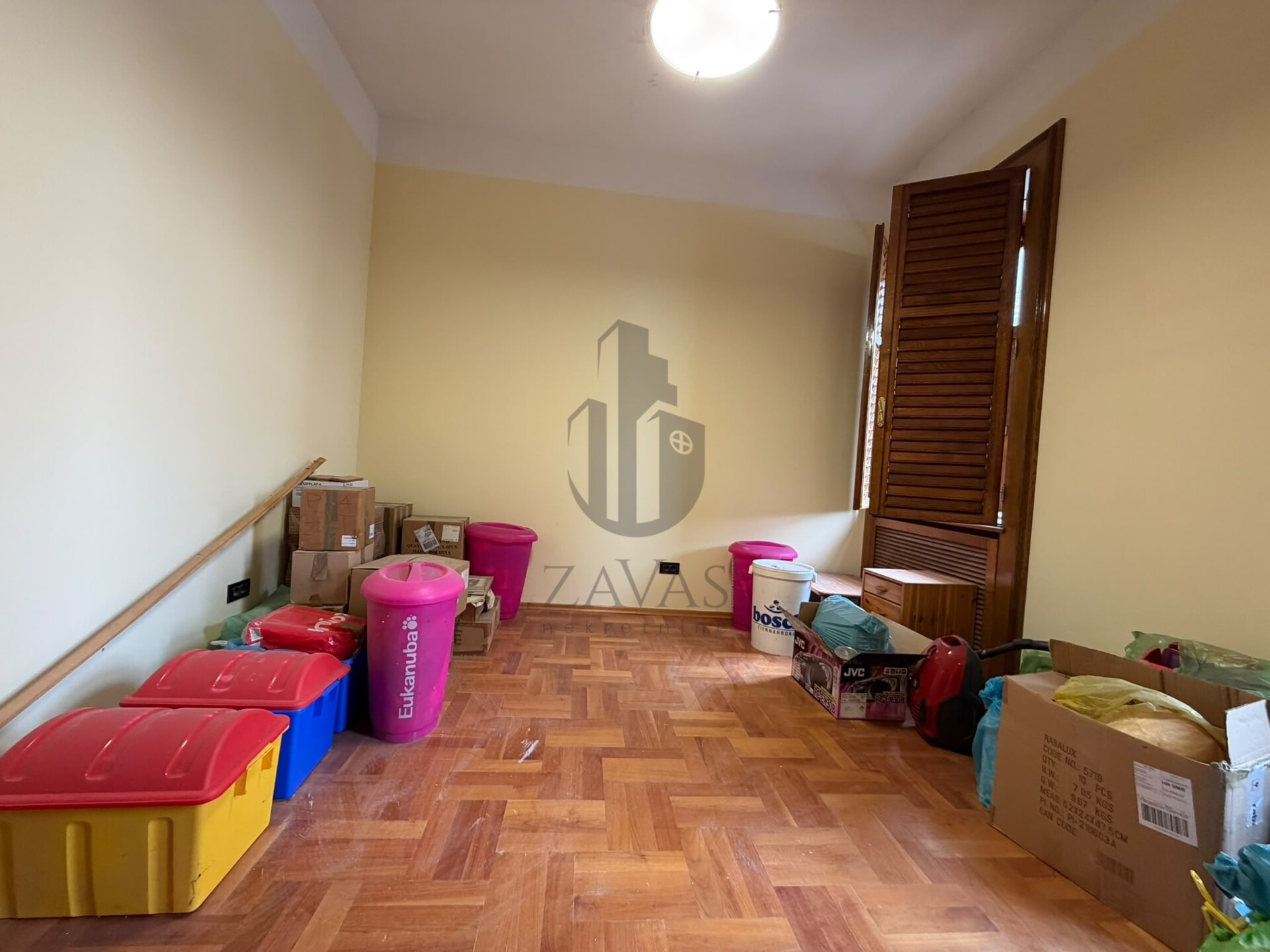 Odvjetnički/Javnobilježnički ured, stambeni prostor - 186 m2 (NA TRGU) (4)
