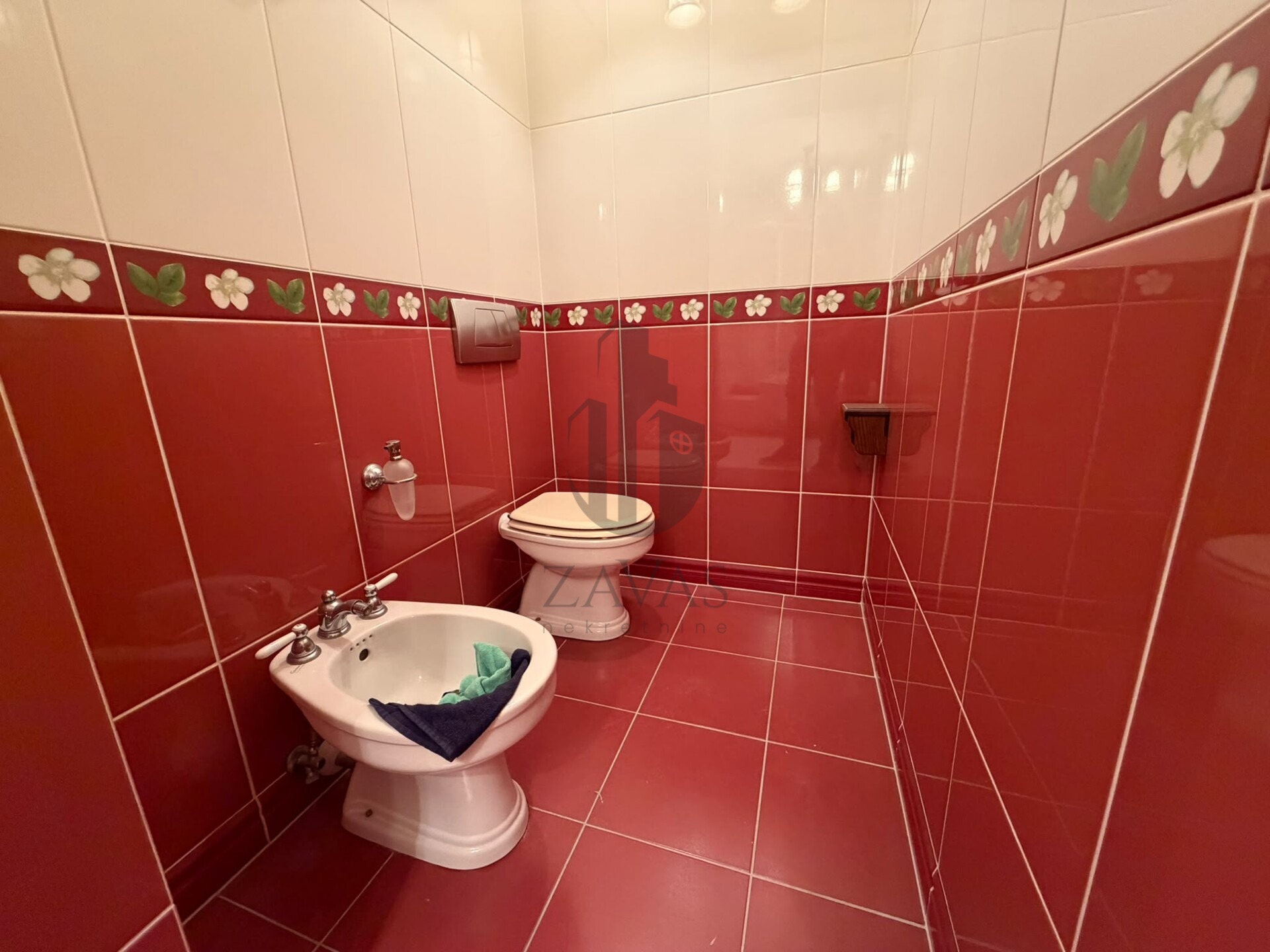Odvjetnički/Javnobilježnički ured, stambeni prostor - 186 m2 (NA TRGU) (13)
