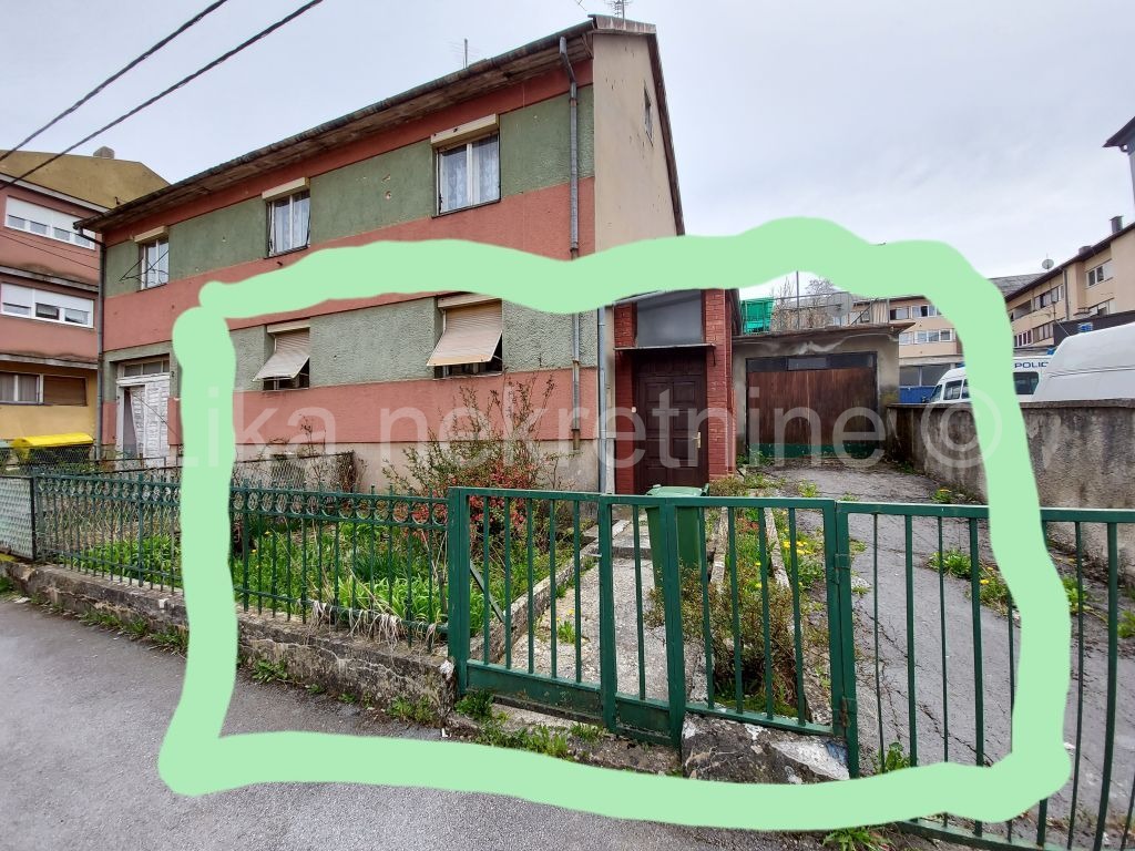 OTOČAC -  dvosobni stan 45 m2, garaža, dvorišna zgrada (17)