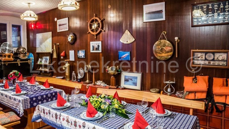 KARLOBAG - kuća u nizu s ugostiteljskim objektom (9)
