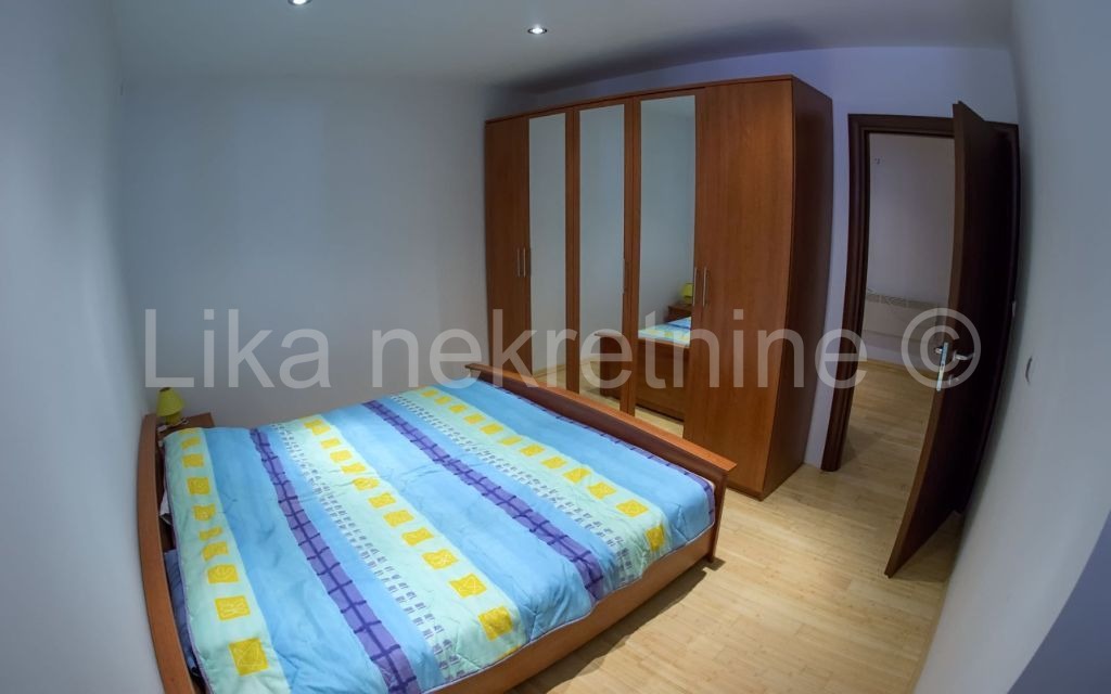 KARLOBAG - kuća u nizu s ugostiteljskim objektom (15)