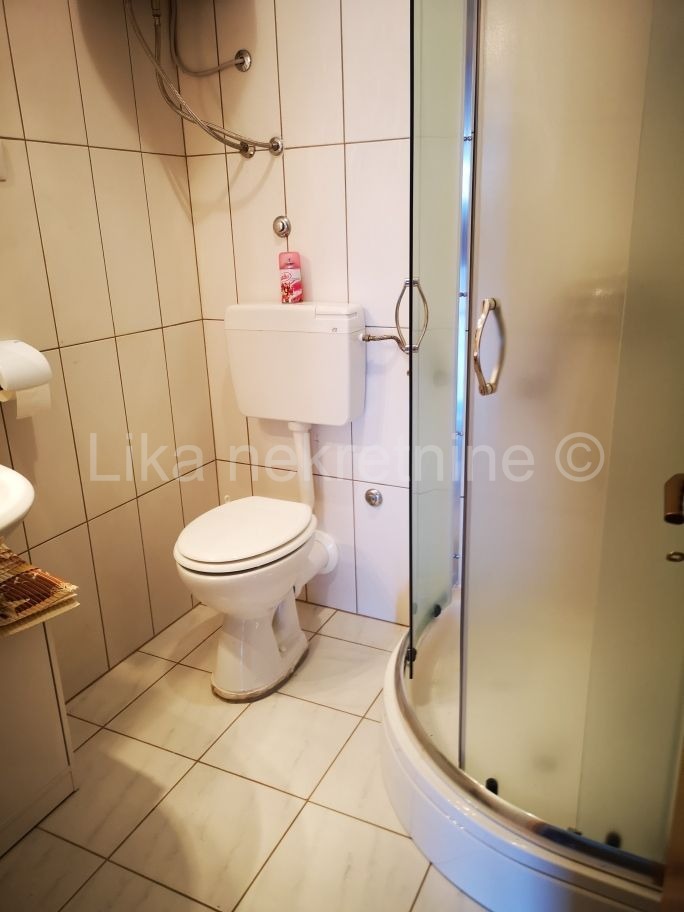 SVETI JURAJ - obiteljska kuća, 5 apartmana (22)