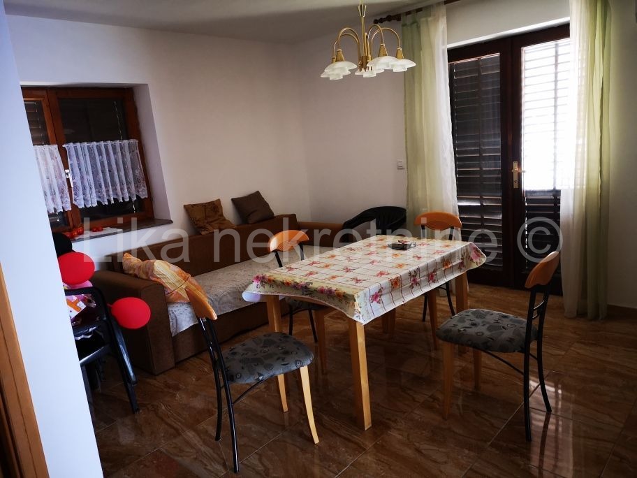 SVETI JURAJ - obiteljska kuća, 5 apartmana (11)
