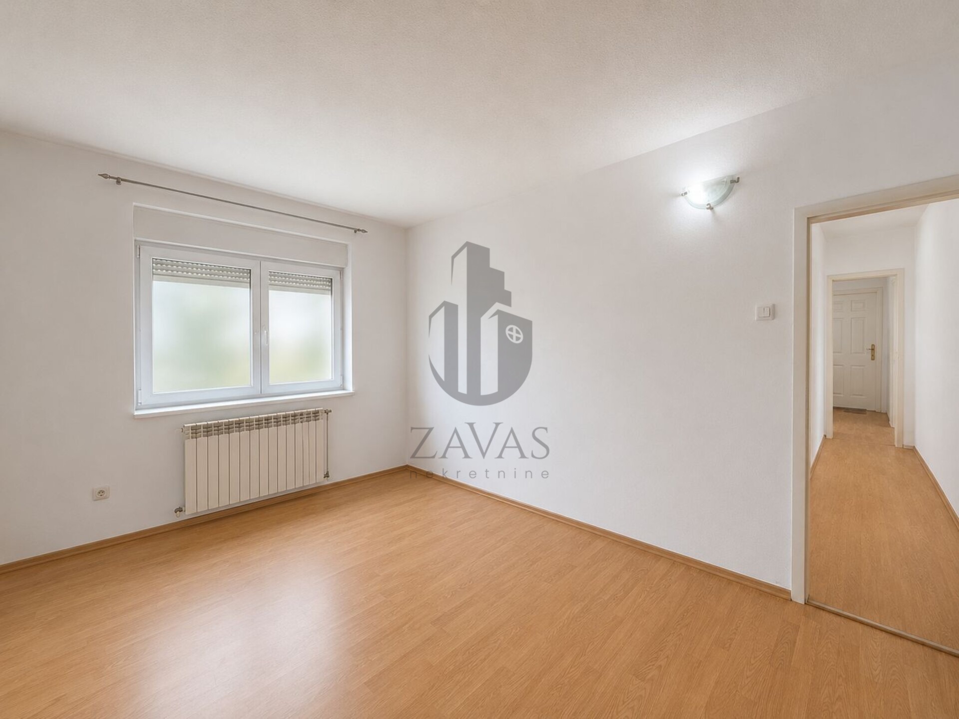 Zagreb, Kruge: Dvosobni stan 45m² s balkonom! (2)