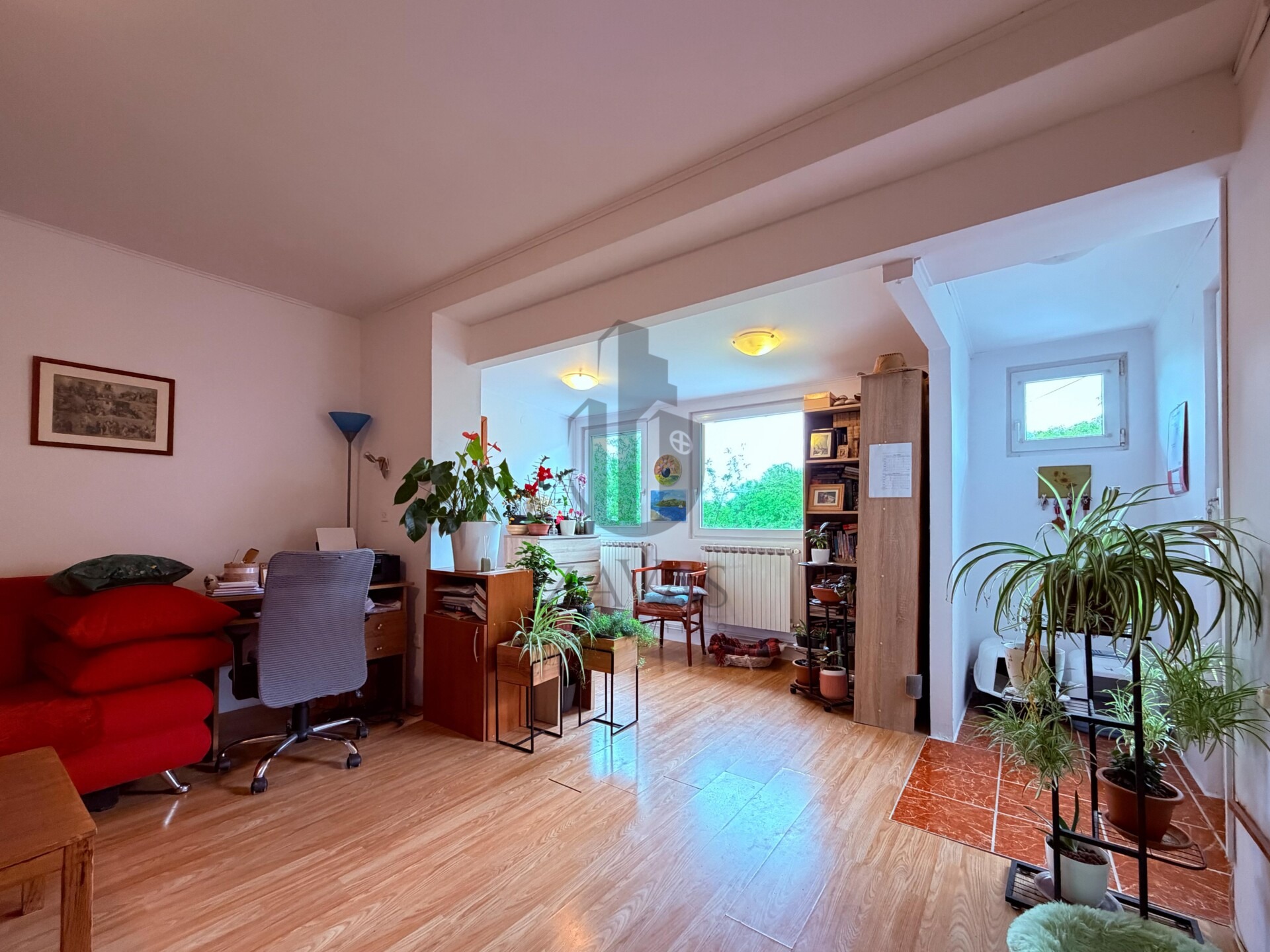 Zagreb, Gračani: 4-sobni stan s 182m² privatnog dvorišta i parkingom! (3)