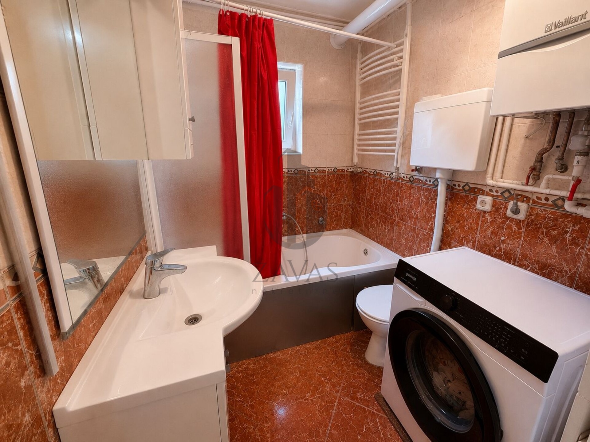 Zagreb, Gračani: 4-sobni stan s 182m² privatnog dvorišta i parkingom! (13)