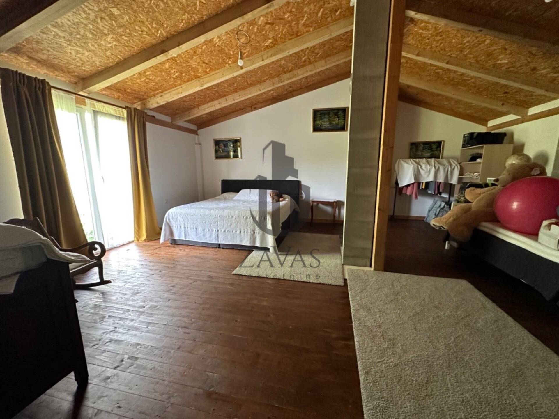 Kuća: Zagreb, Kupinečki Kraljevec, 150m2+ 11.104m2 zemljište (4)