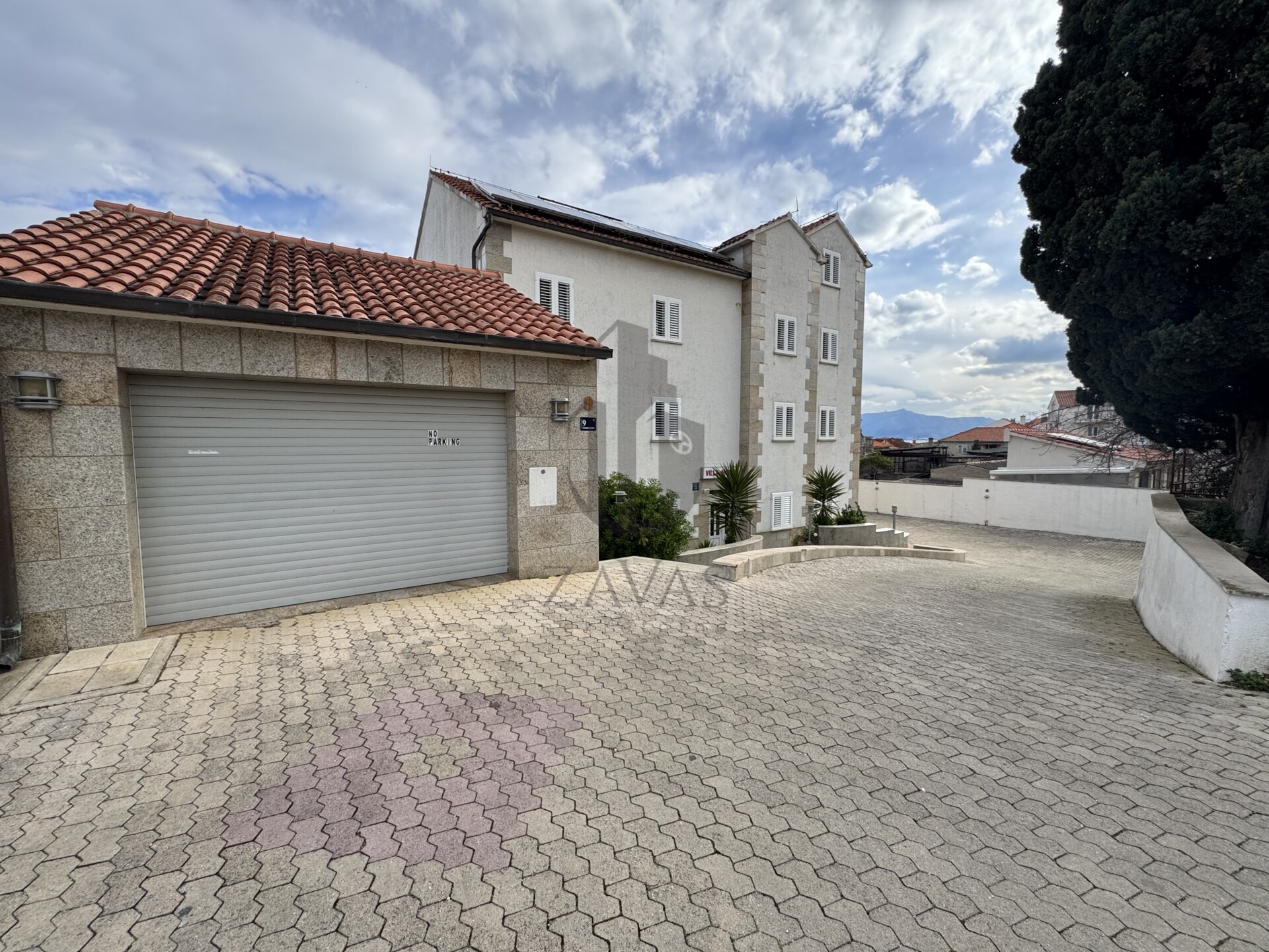 Hotel/vila, Brač: Supetar - 741 m2 (4)