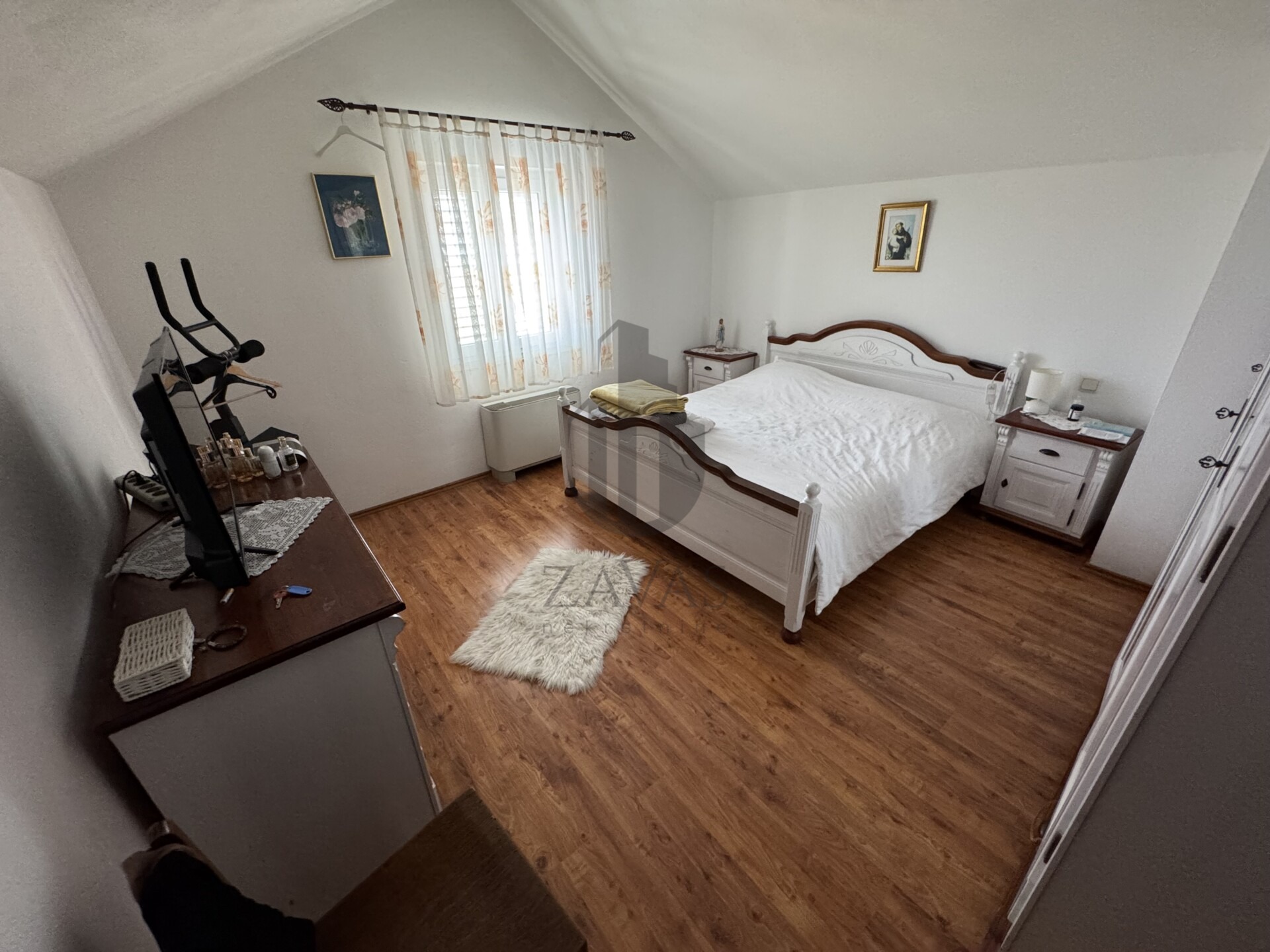 Hotel/vila, Brač: Supetar - 741 m2 (13)