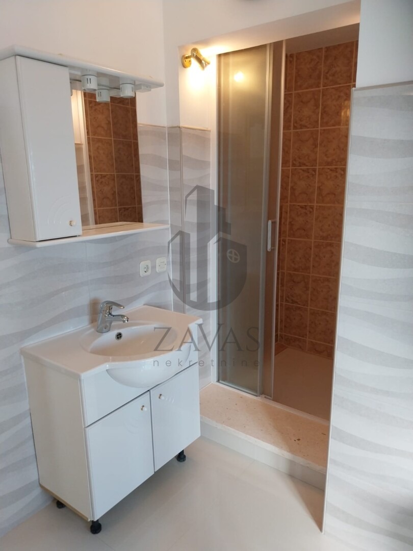 Kuća s tri apartmana: Vodice (Bristak-Blata) - 220 m2, (200m od mora) (18)