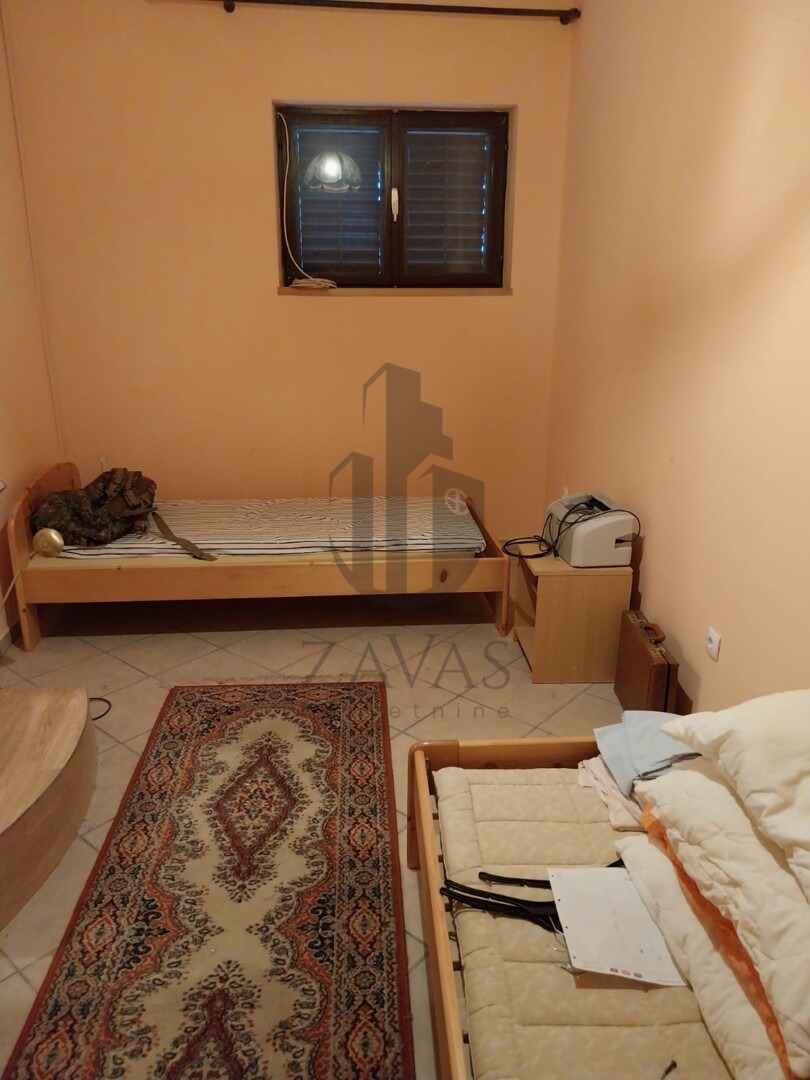 Kuća s tri apartmana: Vodice (Bristak-Blata) - 220 m2, (200m od mora) (4)