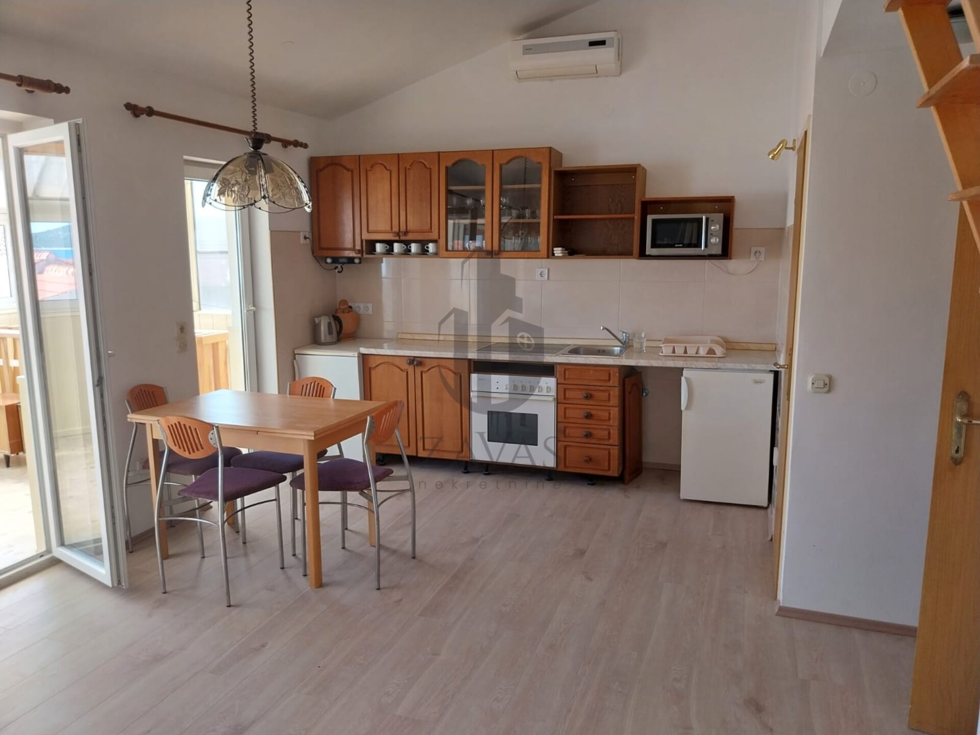Kuća s tri apartmana: Vodice (Bristak-Blata) - 220 m2, (200m od mora) (15)