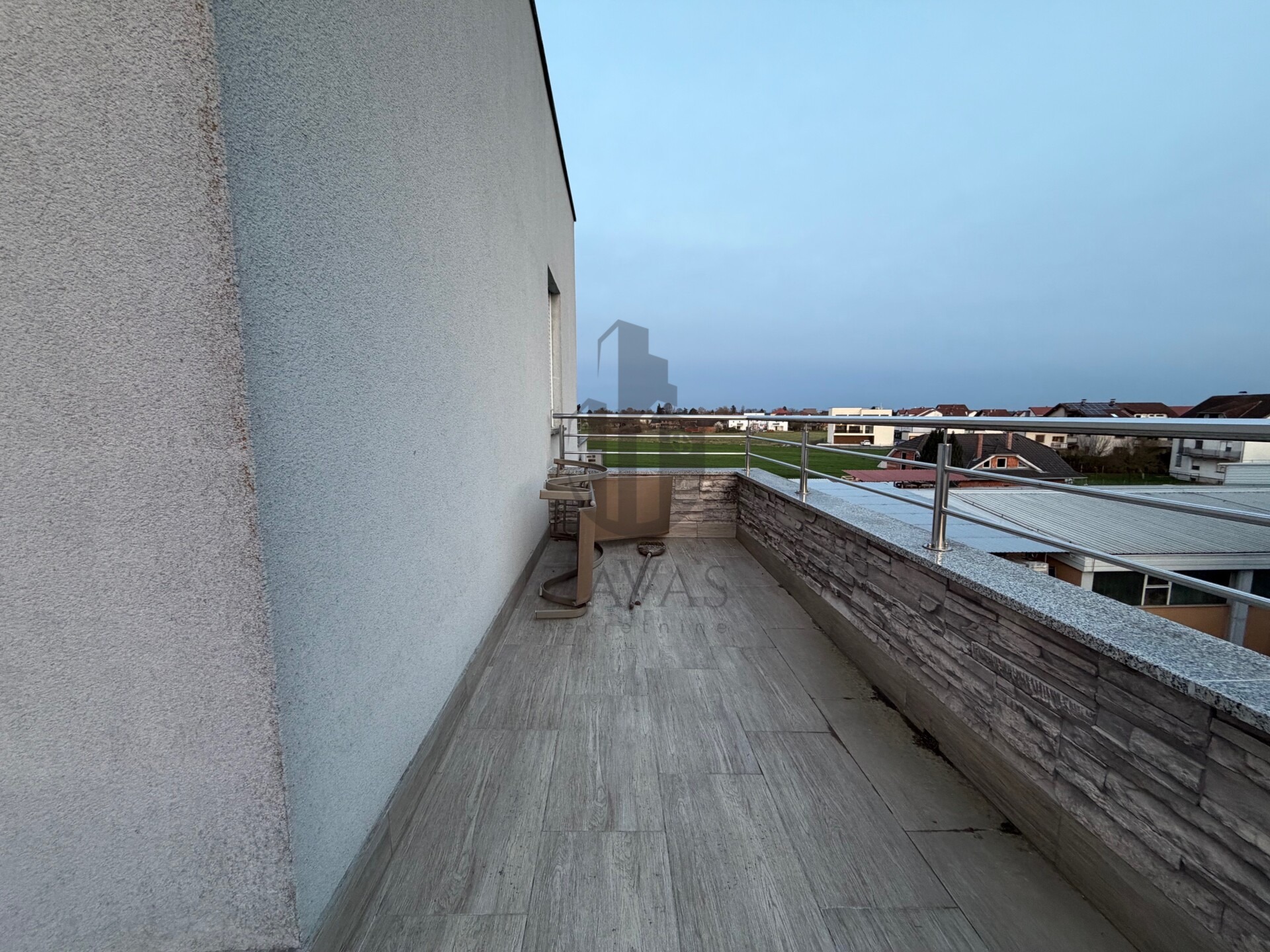 Trosoban stan, Zagreb - Veliko Polje (75 m2) + VPM + spremište (10)