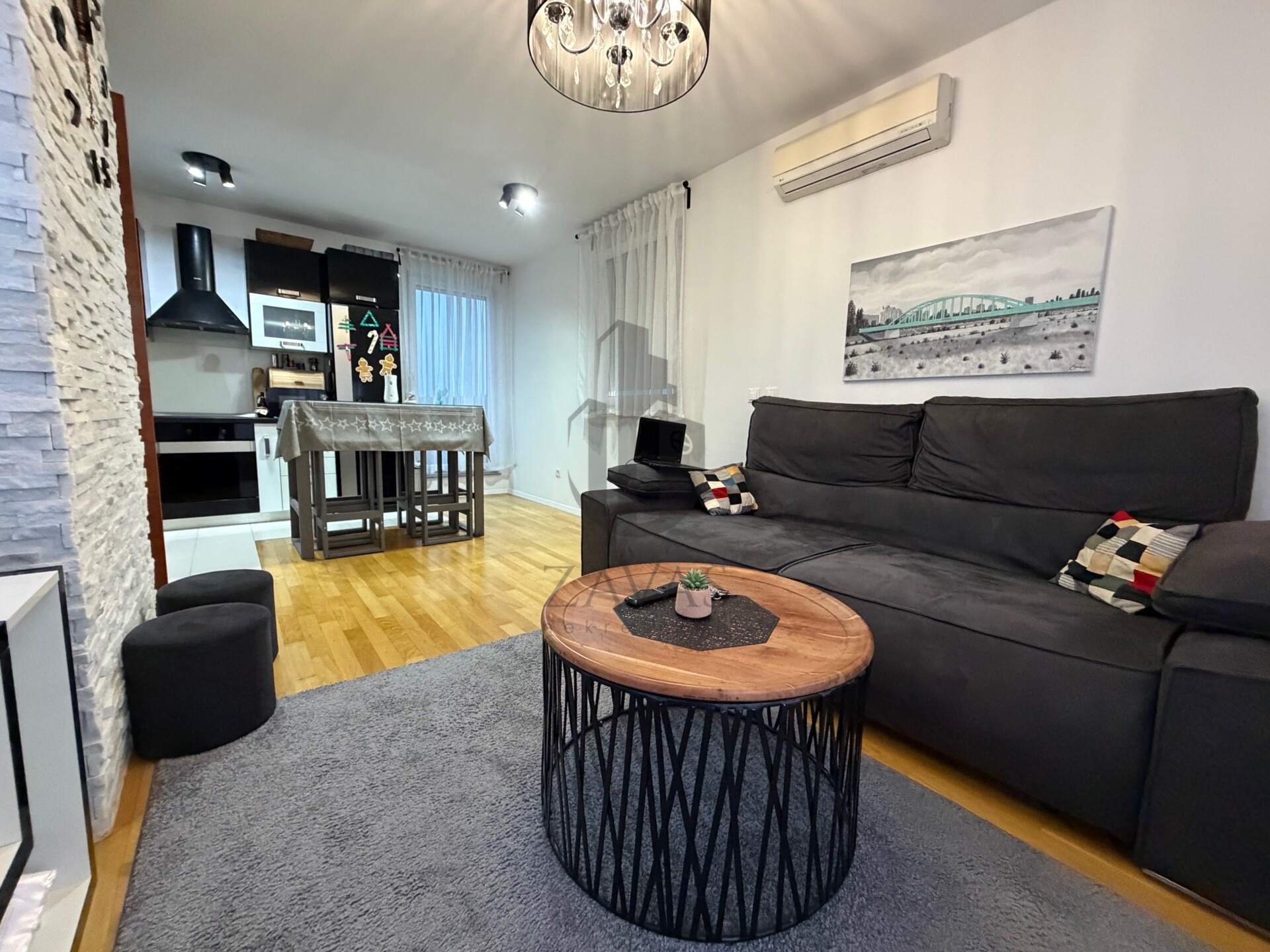Trosoban stan, Zagreb - Veliko Polje (75 m2) + VPM + spremište