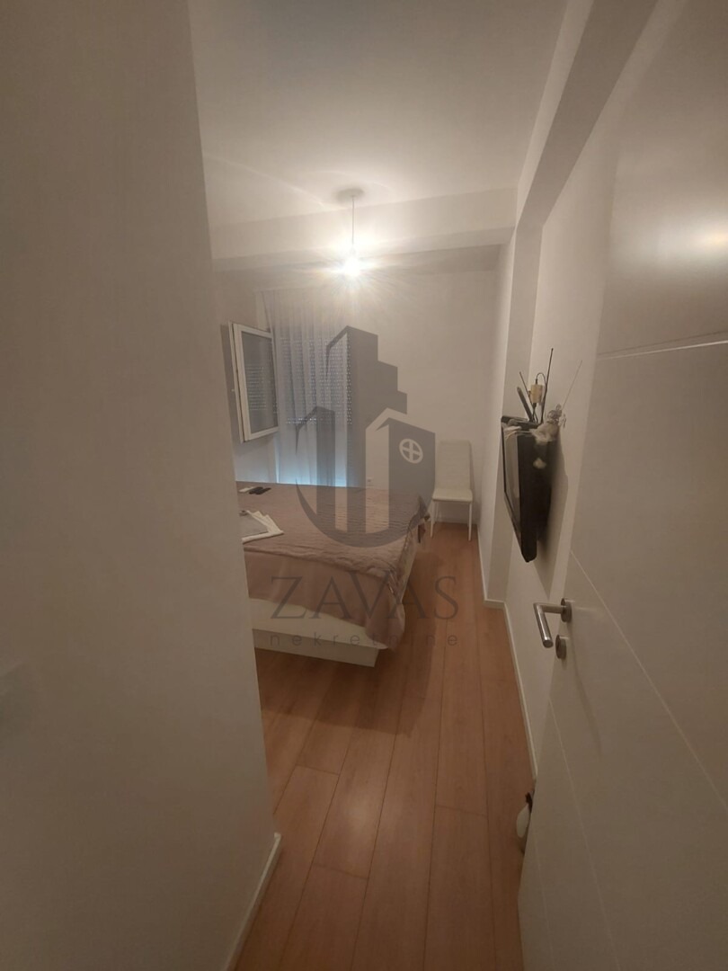 Stan, novogradnja Vodice (centar/blizina mora): 58m2 - parkirno mjesto (6)