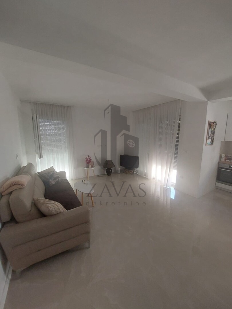 Stan, novogradnja Vodice (centar/blizina mora): 58m2 - parkirno mjesto (3)