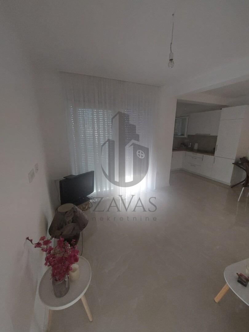 Stan, novogradnja Vodice (centar/blizina mora): 58m2 - parkirno mjesto (4)