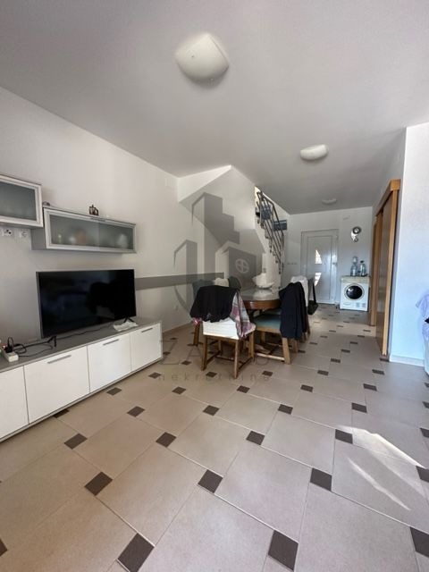 Kuća: Rab, Barbat, 93m2+6 parking mjesta+ spremište+ terasa+ vrt