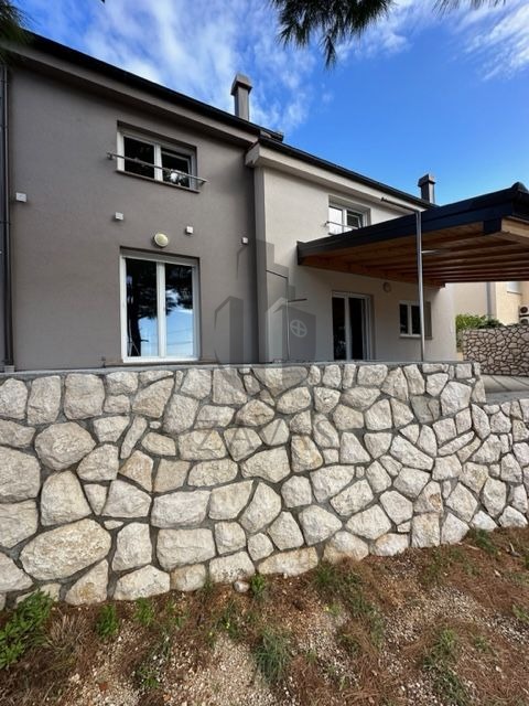 Kuća: Rab, Barbat, 93m2+6 parking mjesta+ spremište+ terasa+ vrt (21)