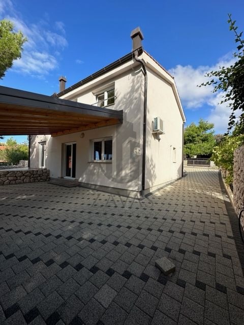 Kuća: Rab, Barbat, 93m2+6 parking mjesta+ spremište+ terasa+ vrt (17)
