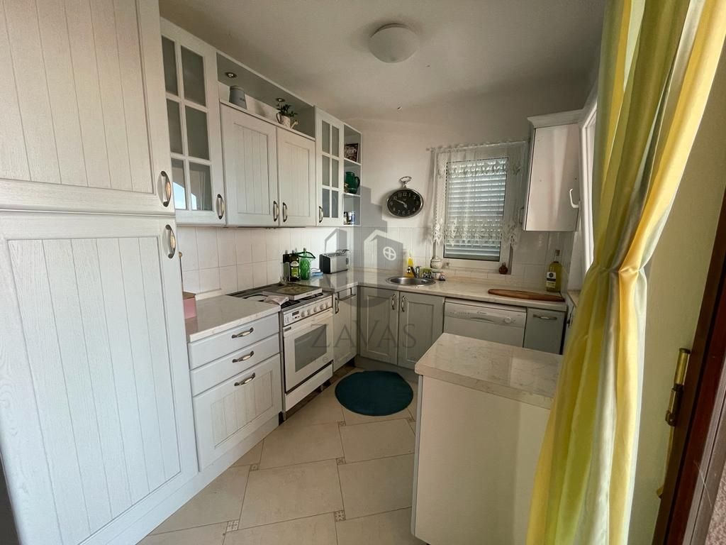 Kuća s tri stana: Pakoštan, Drage - 400 m2 (5)