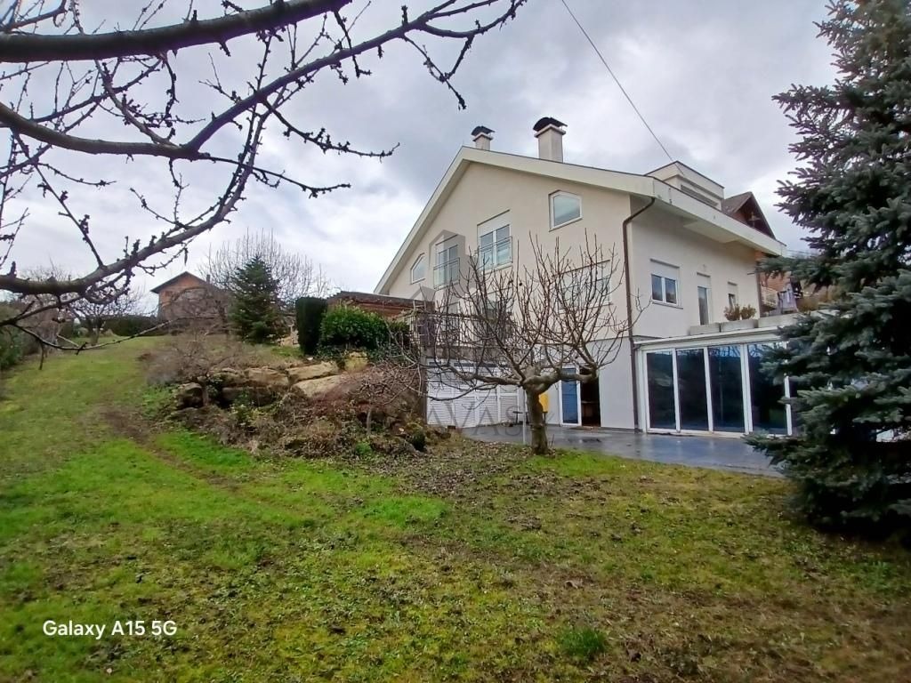 Kuća Zagreb: Podsljeme - 350 m2 + bazen + garaža