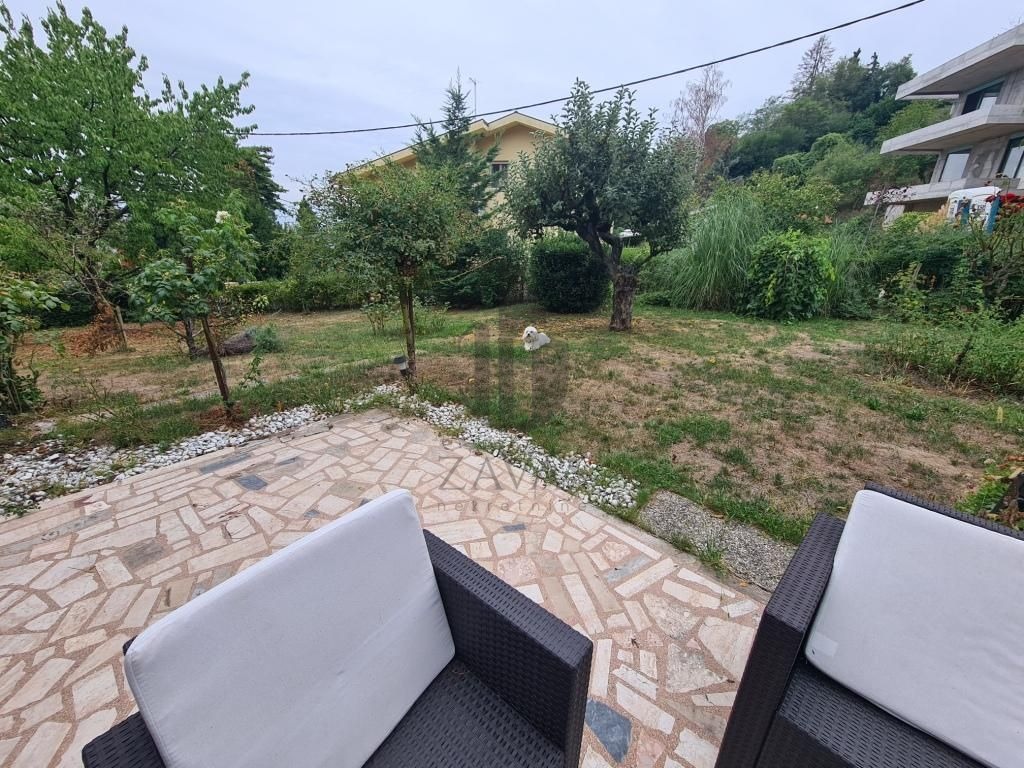ZAGREB: ELITNA ZONA TOŠEVAC - POLA KUĆE NA PRODAJU (7)