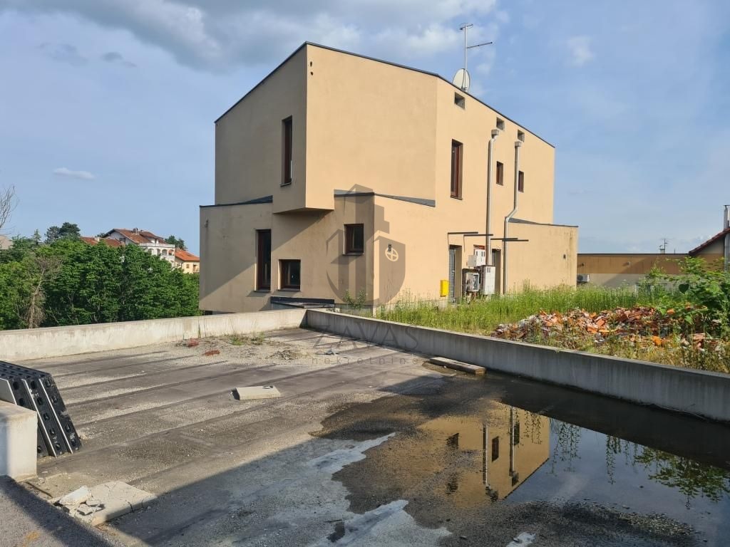 ZAGREB, REMETE ROH - BAU KUĆA - 1000 M2 (5)