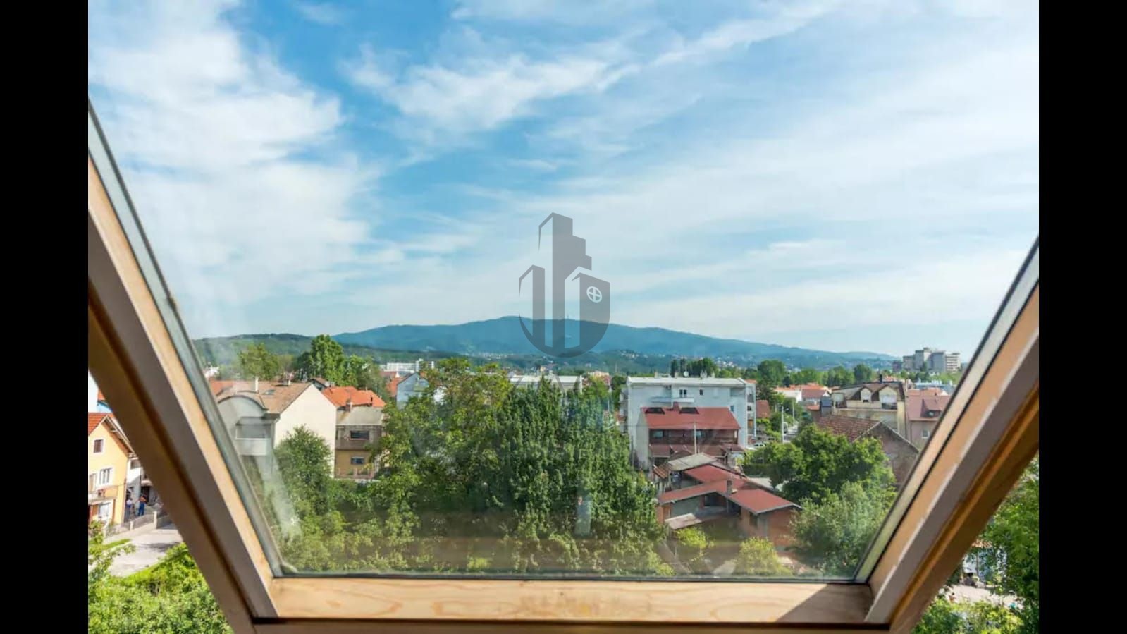 Stan : Zagreb Rudeš (4S) - 200 m2  + spremište (14)