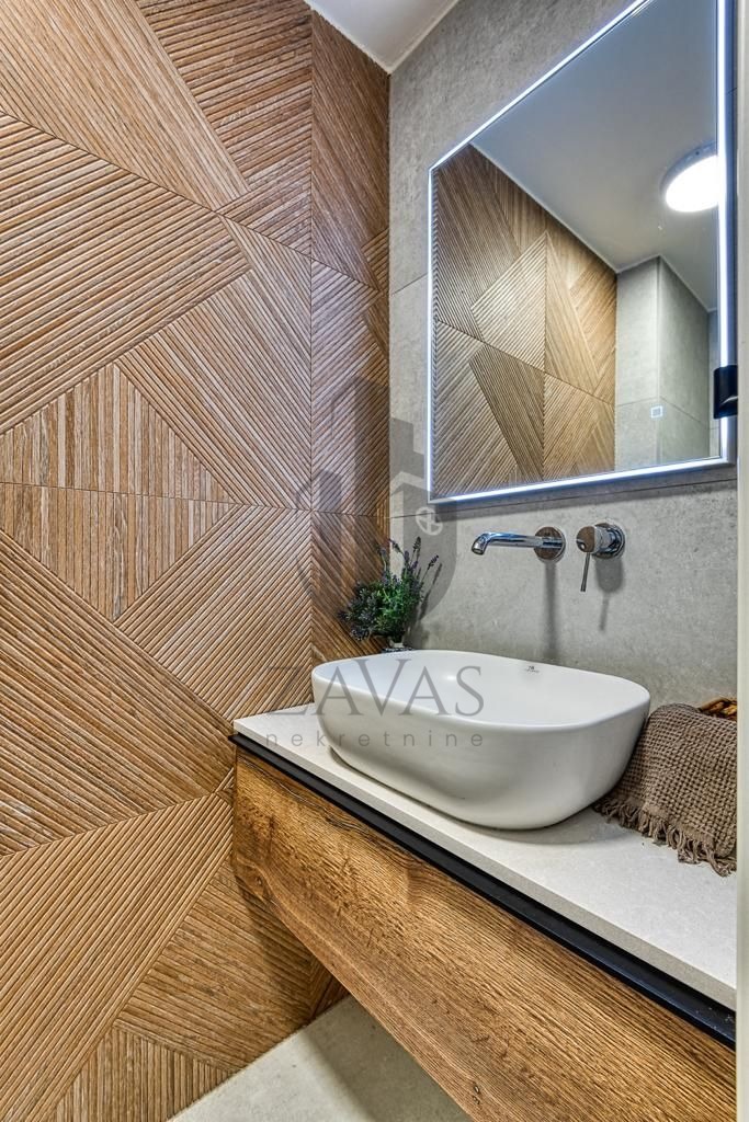 Eskluzivan stan, Zagreb Medveščak: 205m2, *vrt, *kamin ,*jacuzzi (13)