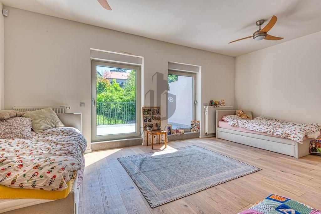 Eskluzivan stan, Zagreb Medveščak: 205m2, *vrt, *kamin ,*jacuzzi (6)
