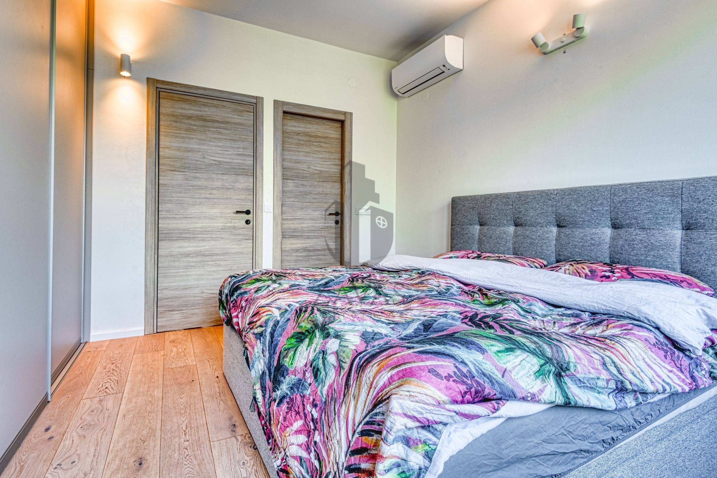 Eskluzivan stan, Zagreb Medveščak: 205m2, *vrt, *kamin ,*jacuzzi (8)