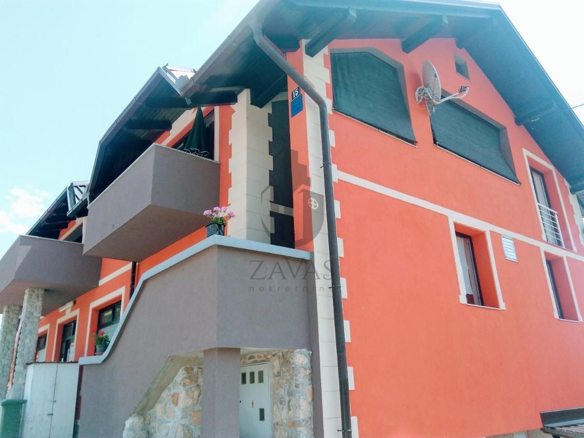 Kuća: Slunj, Kuća s apartmanima + poslovni prostor 470m2 (2)
