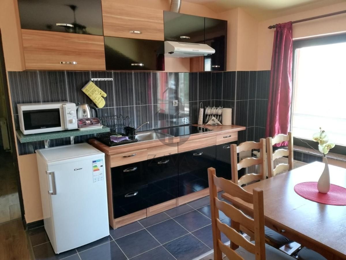 Kuća: Slunj, Kuća s apartmanima + poslovni prostor 470m2 (7)