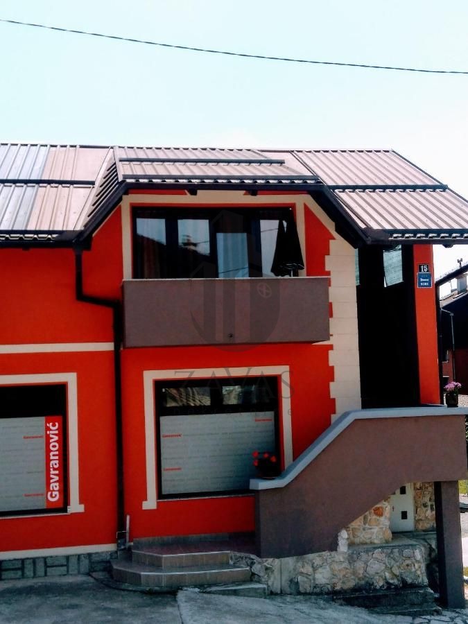 Kuća: Slunj, Kuća s apartmanima + poslovni prostor 470m2 (3)