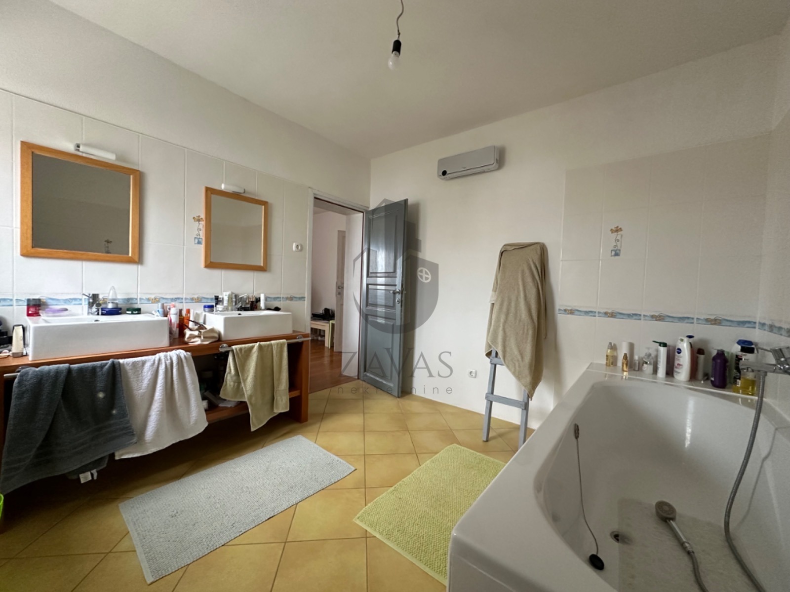 Kuća: Otok Čiovo, 240m2+ 608m2 okućnice (6)