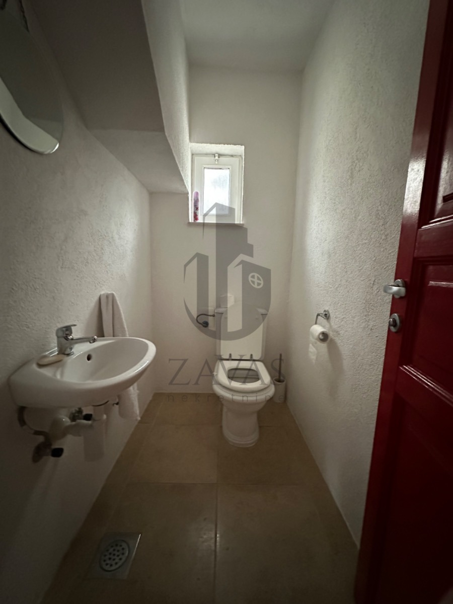 Kuća: Otok Čiovo, 240m2+ 608m2 okućnice (18)